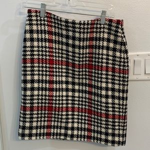 Talbots wool plaid skirt. 6p. Worn 1x. Dry cleaned.